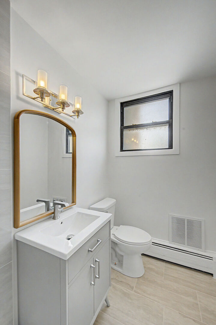 5740 North Sheridan Road, Unit 17C Chicago, IL 60660 - Photo 26 of 32