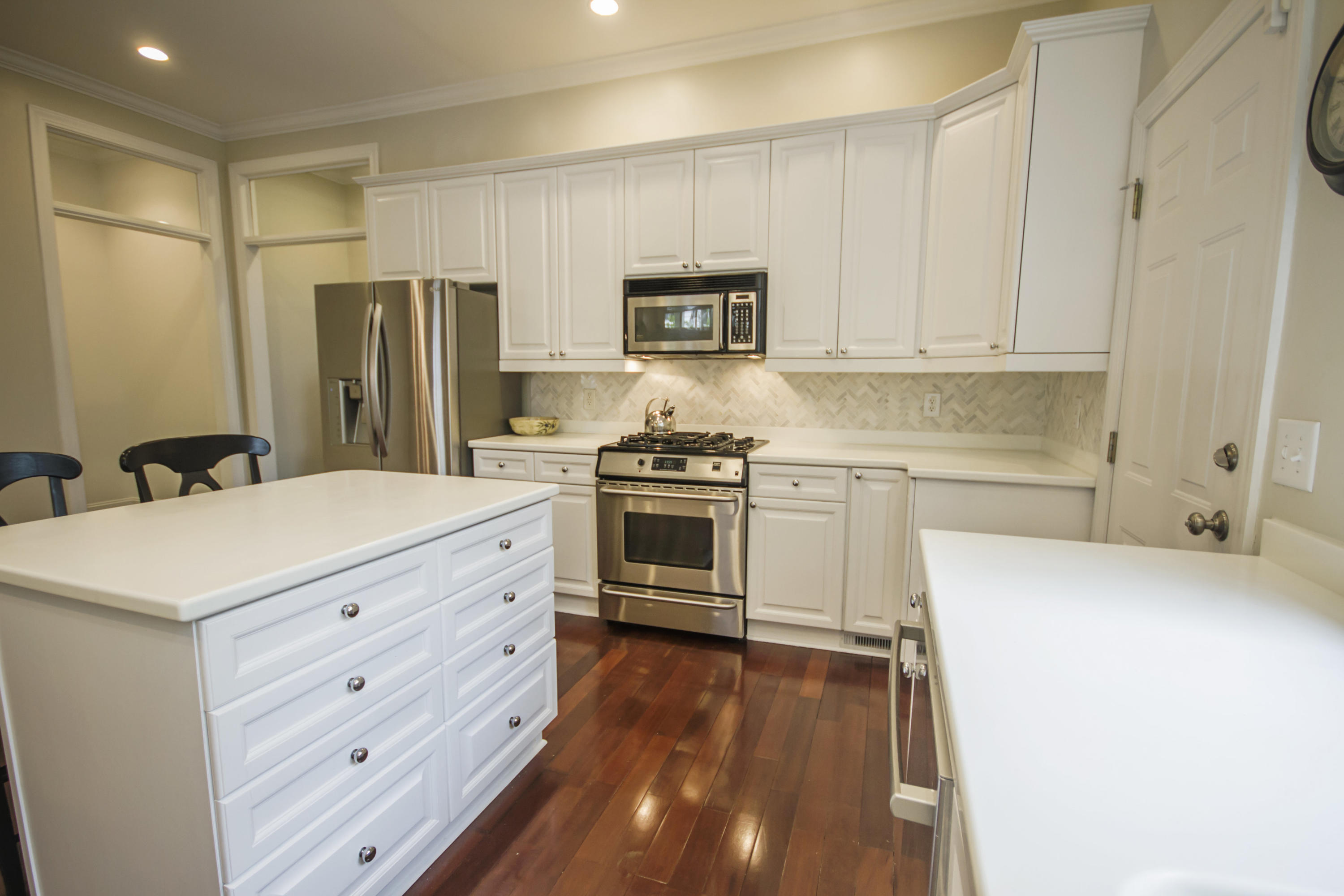 62 Saturday Road Mount Pleasant, SC 29464 - Photo 17 of 70 62 Saturday Rd Kitchen8 Island