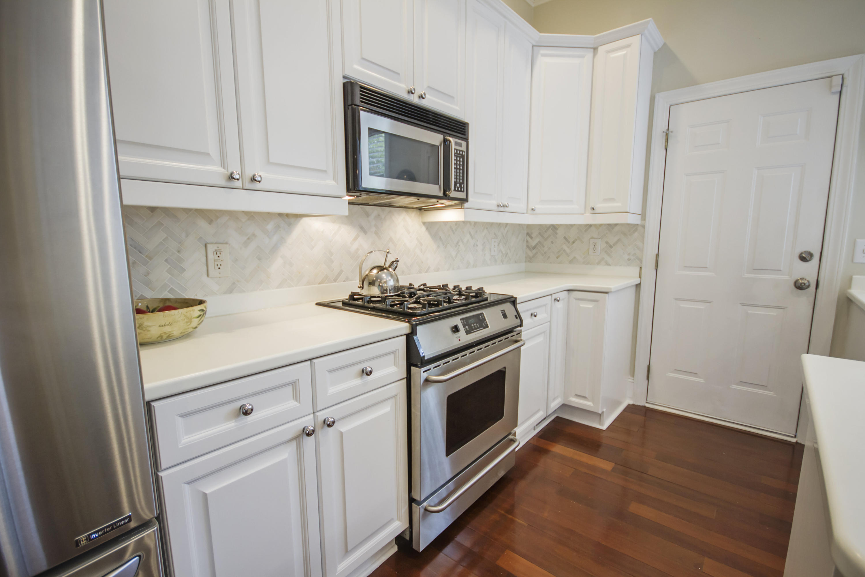 62 Saturday Road Mount Pleasant, SC 29464 - Photo 21 of 70 62 Saturday Rd Kitchen4 Gas Stove