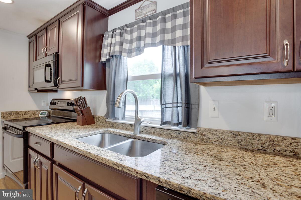 13 Robshire Manor Road Huntingtown, MD 20639 - Photo 11 of 42 Gallery Image 11