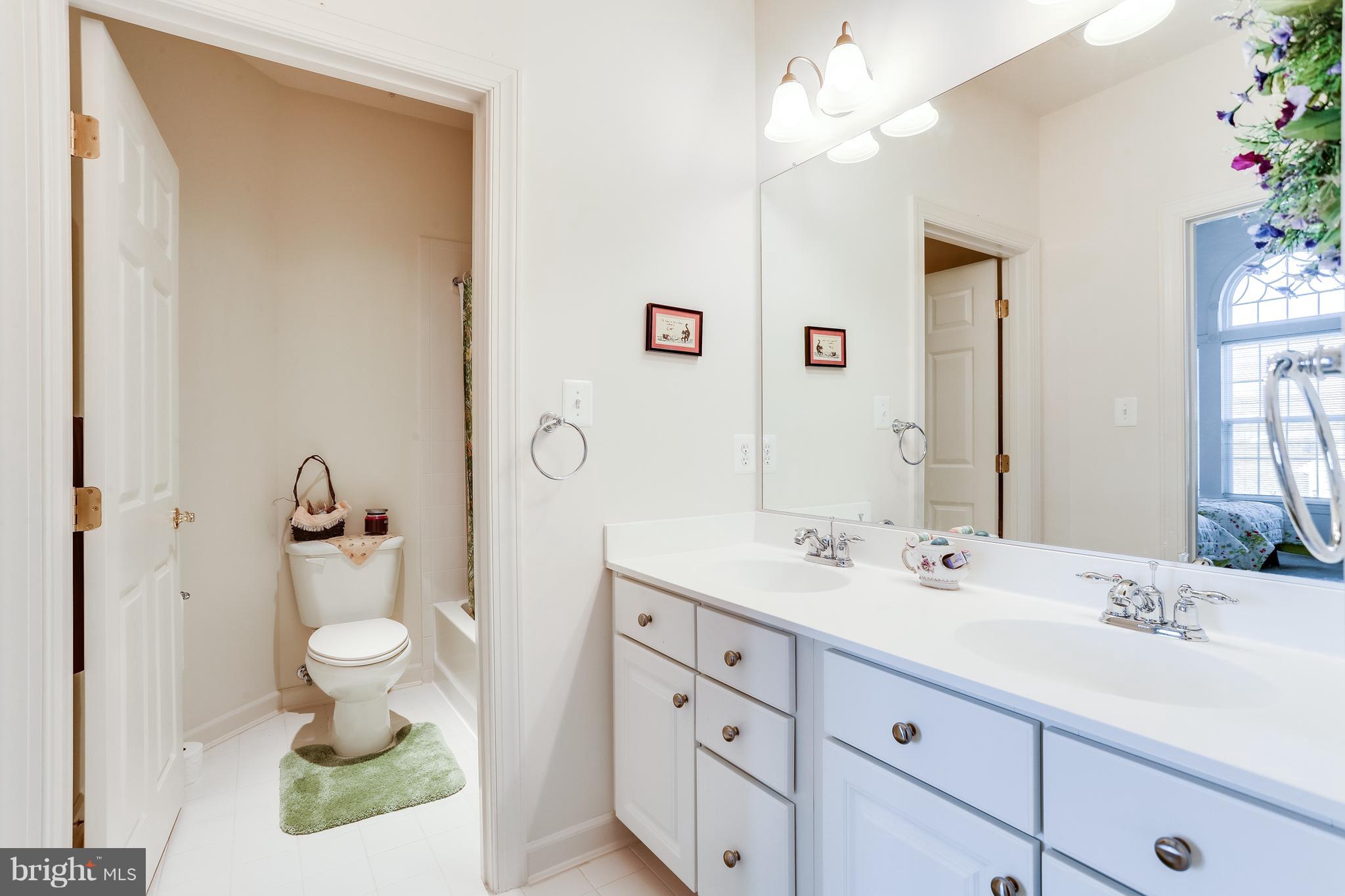 8323 Meadowsweet Road Pikesville, MD 21208 - Photo 31 of 46 Buddy bath in upper level from two bedrooms