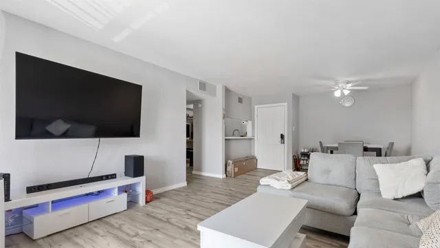 $87,000 | 212 Plaza Verde Drive, Unit F22, Houston, TX 77038