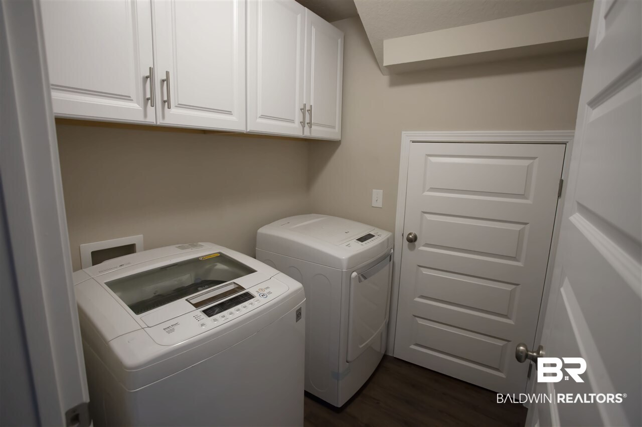 31172 C Thicket Way Daphne, AL 36527 - Photo 12 of 26 Laundry Room