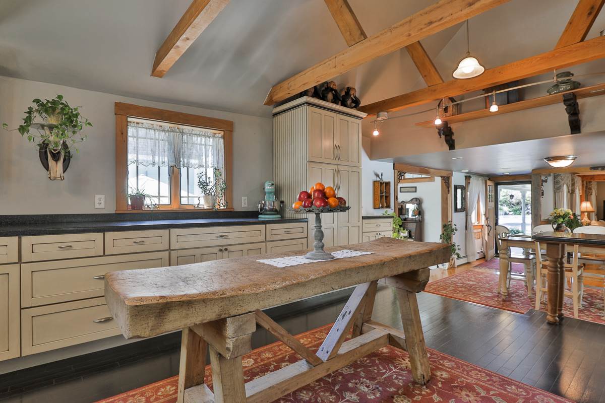 21 Lawrence Road Salem, NH 03079 - Photo 13 of 40 Gallery Image 13
