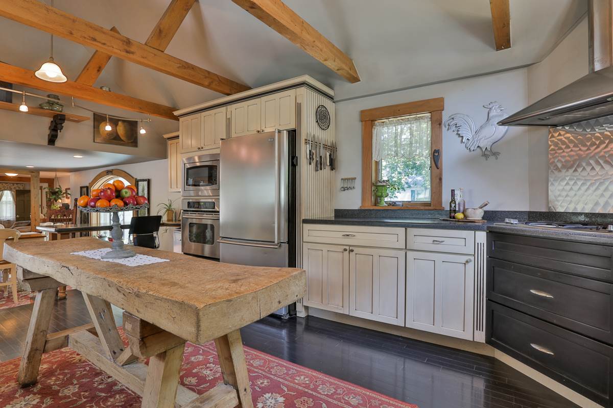21 Lawrence Road Salem, NH 03079 - Photo 14 of 40 Gallery Image 14