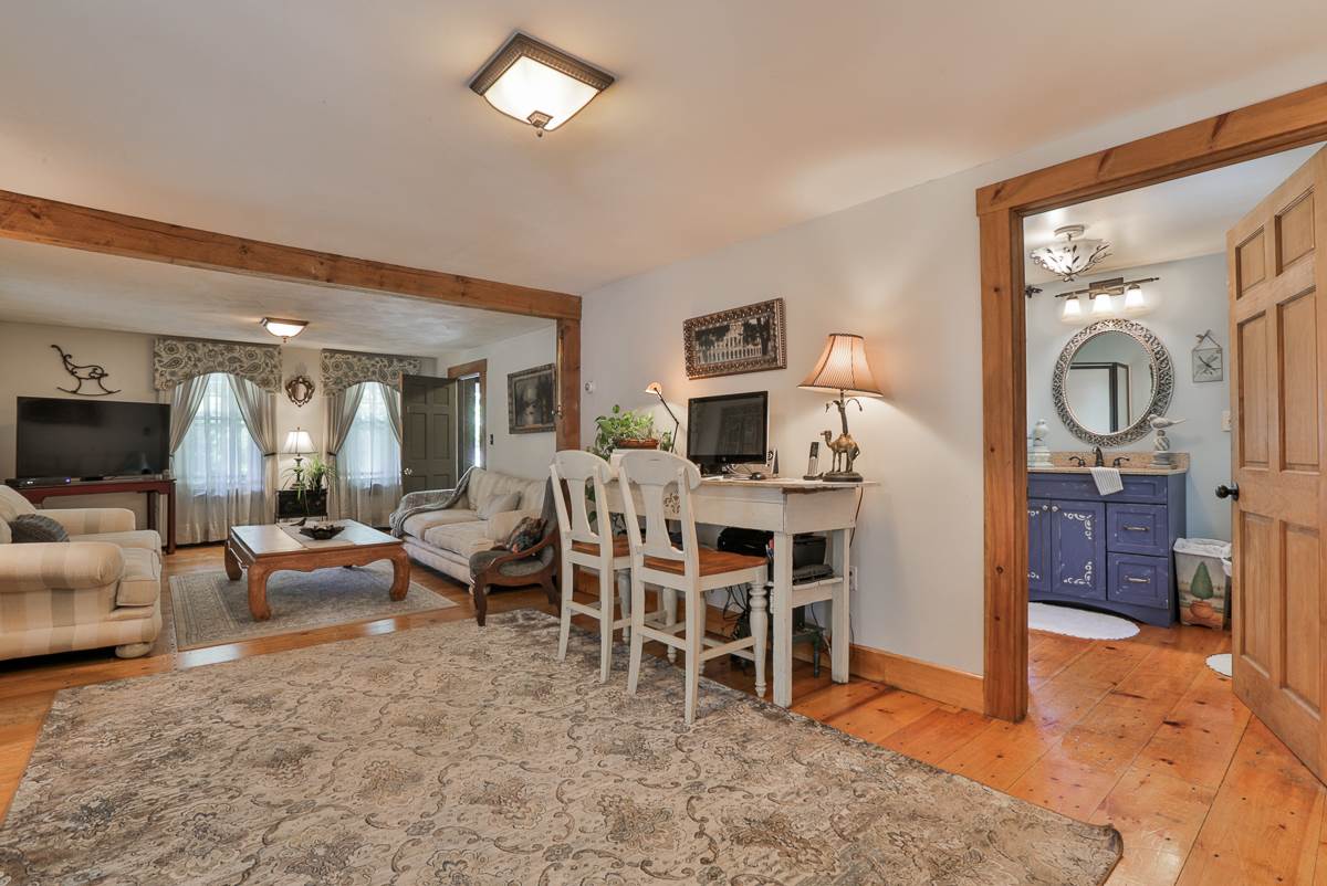 21 Lawrence Road Salem, NH 03079 - Photo 16 of 40 Gallery Image 16
