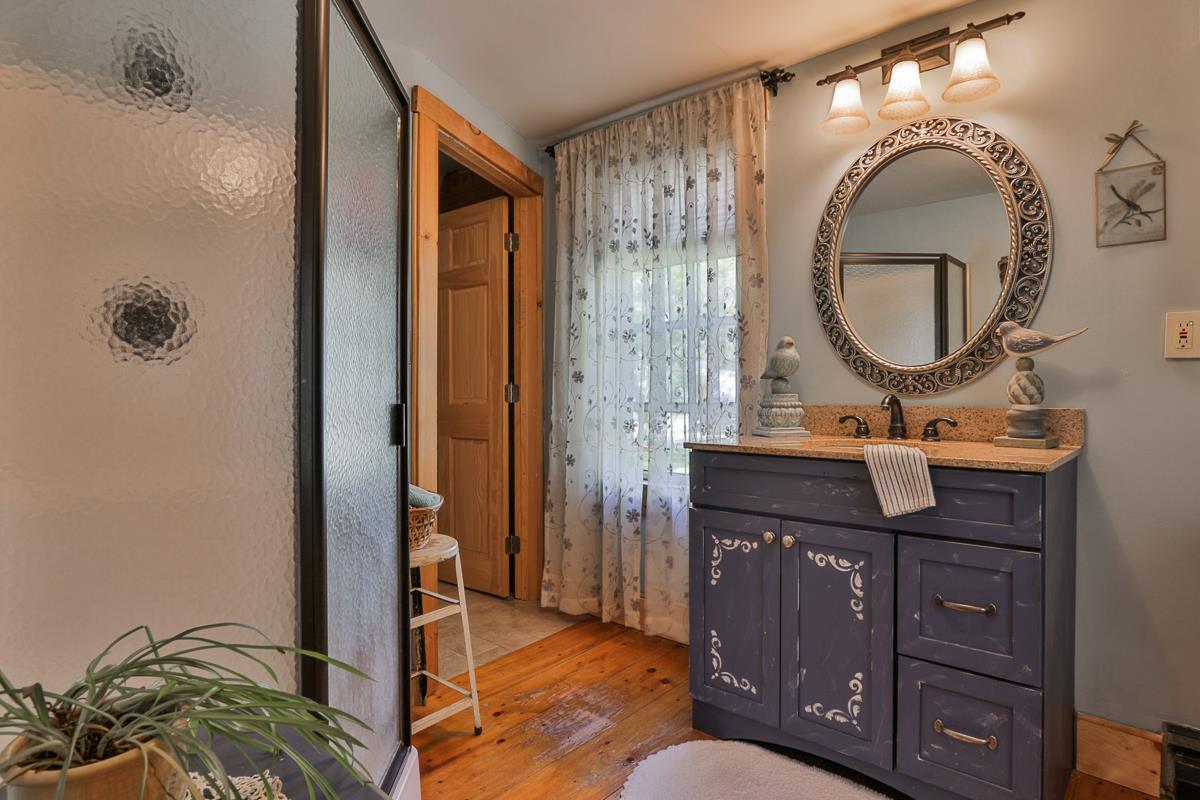 21 Lawrence Road Salem, NH 03079 - Photo 17 of 40 Gallery Image 17