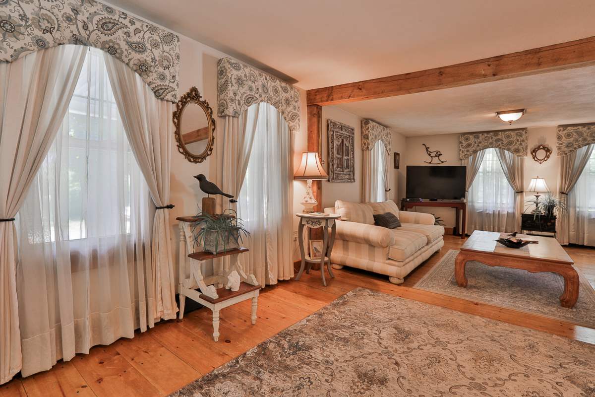 21 Lawrence Road Salem, NH 03079 - Photo 18 of 40 Gallery Image 18