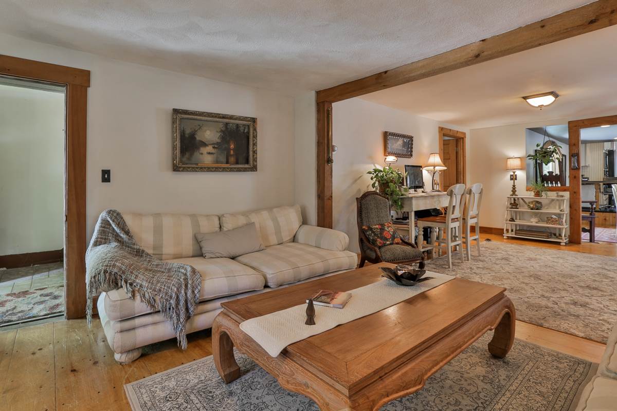 21 Lawrence Road Salem, NH 03079 - Photo 19 of 40 Gallery Image 19