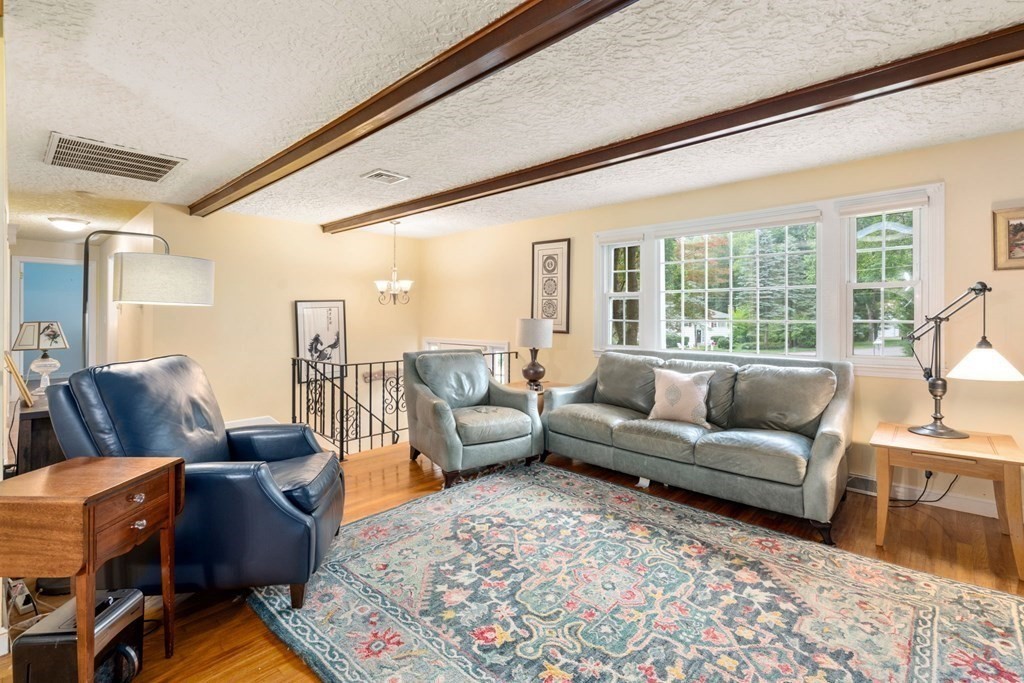 11 Old Coach Road Norfolk, MA 02056 - Photo 5 of 24 Gallery Image 5