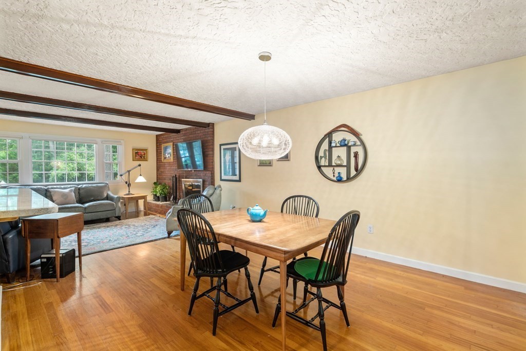 11 Old Coach Road Norfolk, MA 02056 - Photo 6 of 24 Gallery Image 6