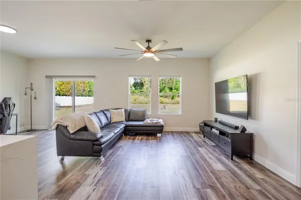$439,000 | 807 Garden Oaks Square, Seffner, FL 33584
