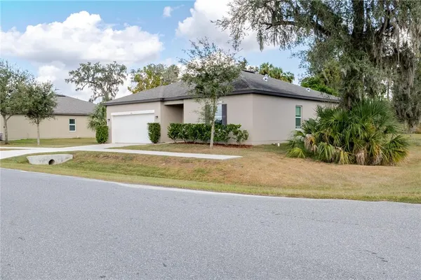 $439,000 | 807 Garden Oaks Square, Seffner, FL 33584