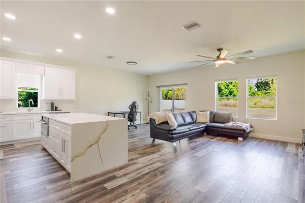 $439,000 | 807 Garden Oaks Square, Seffner, FL 33584
