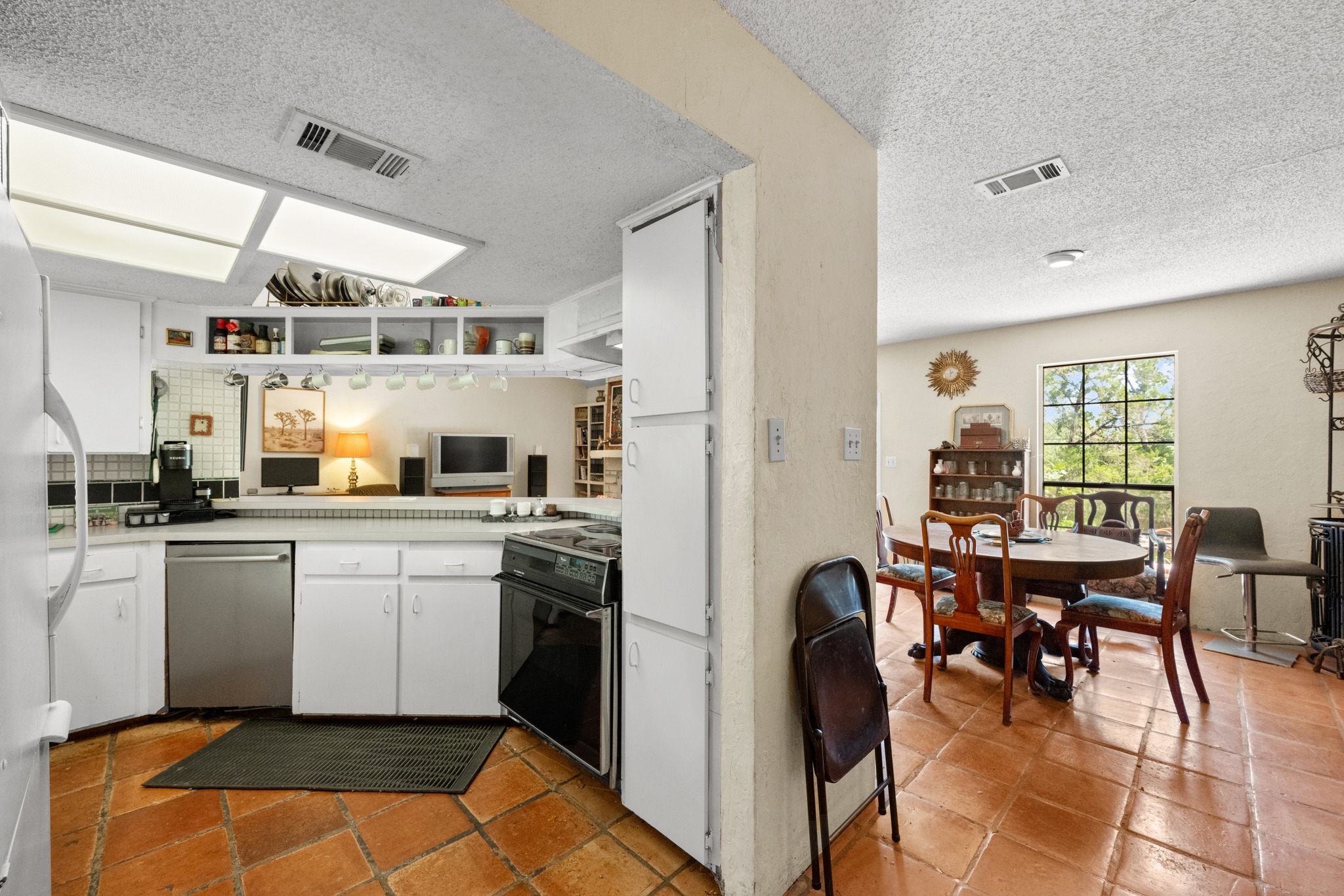9820 Timber Ridge Pass Austin, TX 78733 - Photo 9 of 26 Gallery Image 9