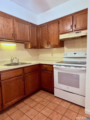 $1,550 | 1125 Waterbury Road, Unit 1C, Cheshire, CT 06410