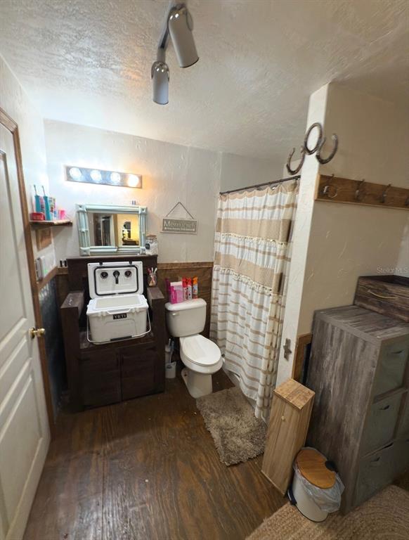 5500 South Chamberlain Pool Avenue Homosassa, FL 34448 - Photo 3 of 7 a living room with furniture and a large window