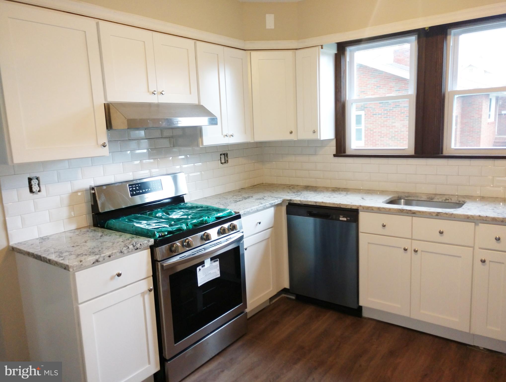 27 Rambo Avenue Gibbstown, NJ 08027 - Photo 2 of 7 Brand new beautiful kitchen