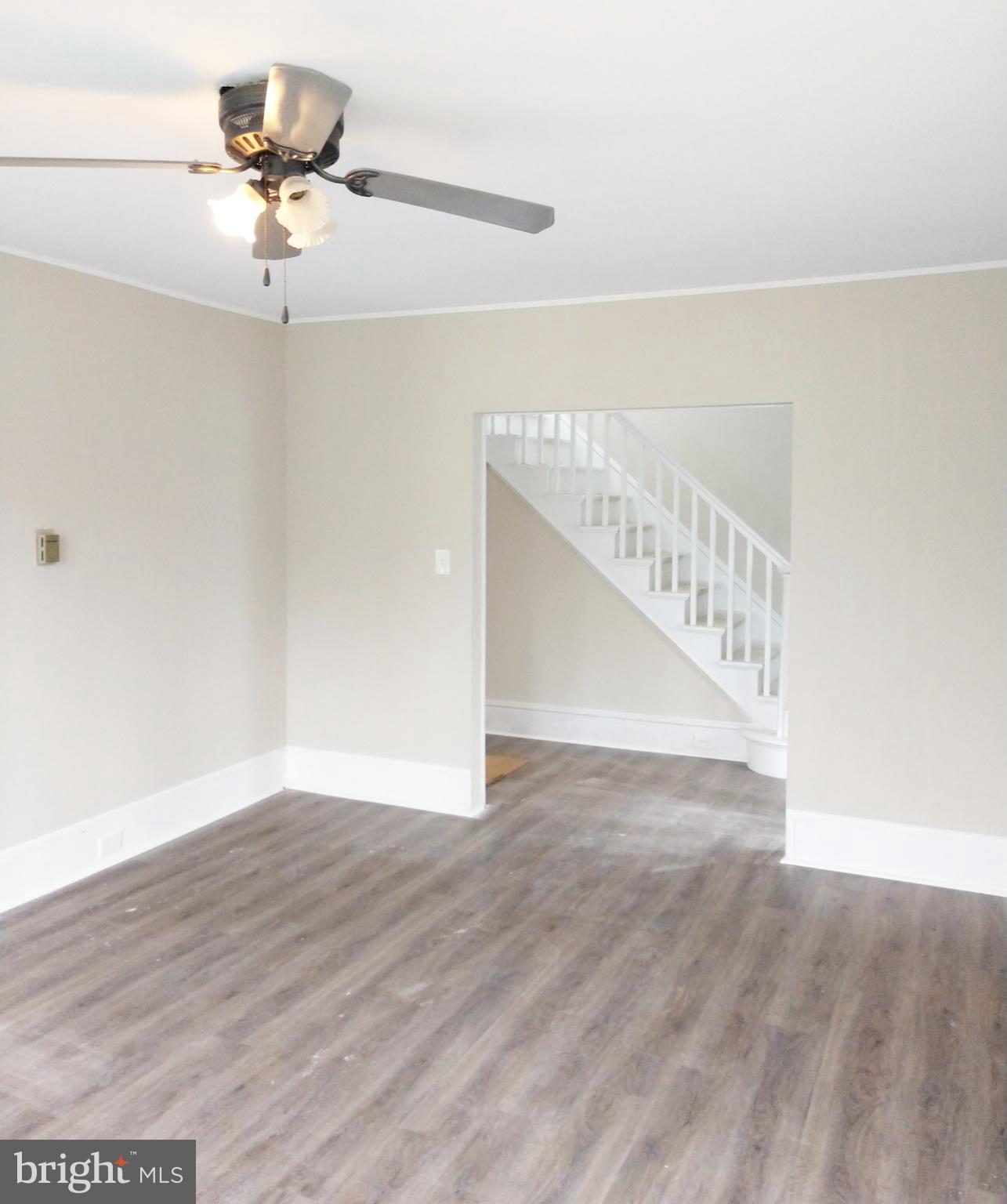 27 Rambo Avenue Gibbstown, NJ 08027 - Photo 5 of 7 Living room dining