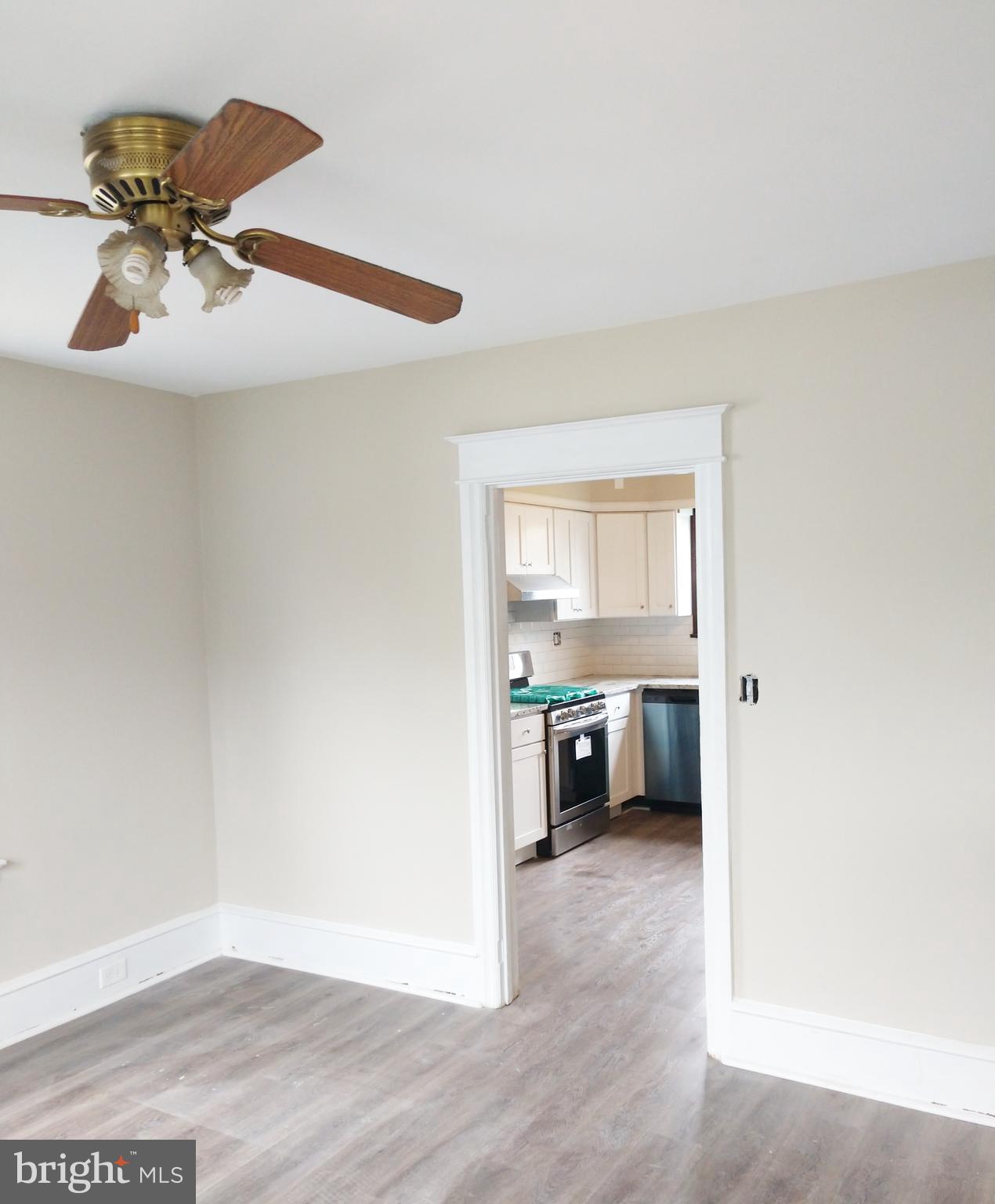 27 Rambo Avenue Gibbstown, NJ 08027 - Photo 6 of 7 Dining room looking into the kitchen
