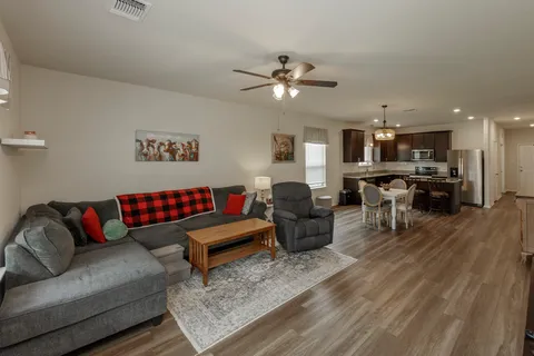 $325,000 | 125 Janice Road, Taylor, TX 76574
