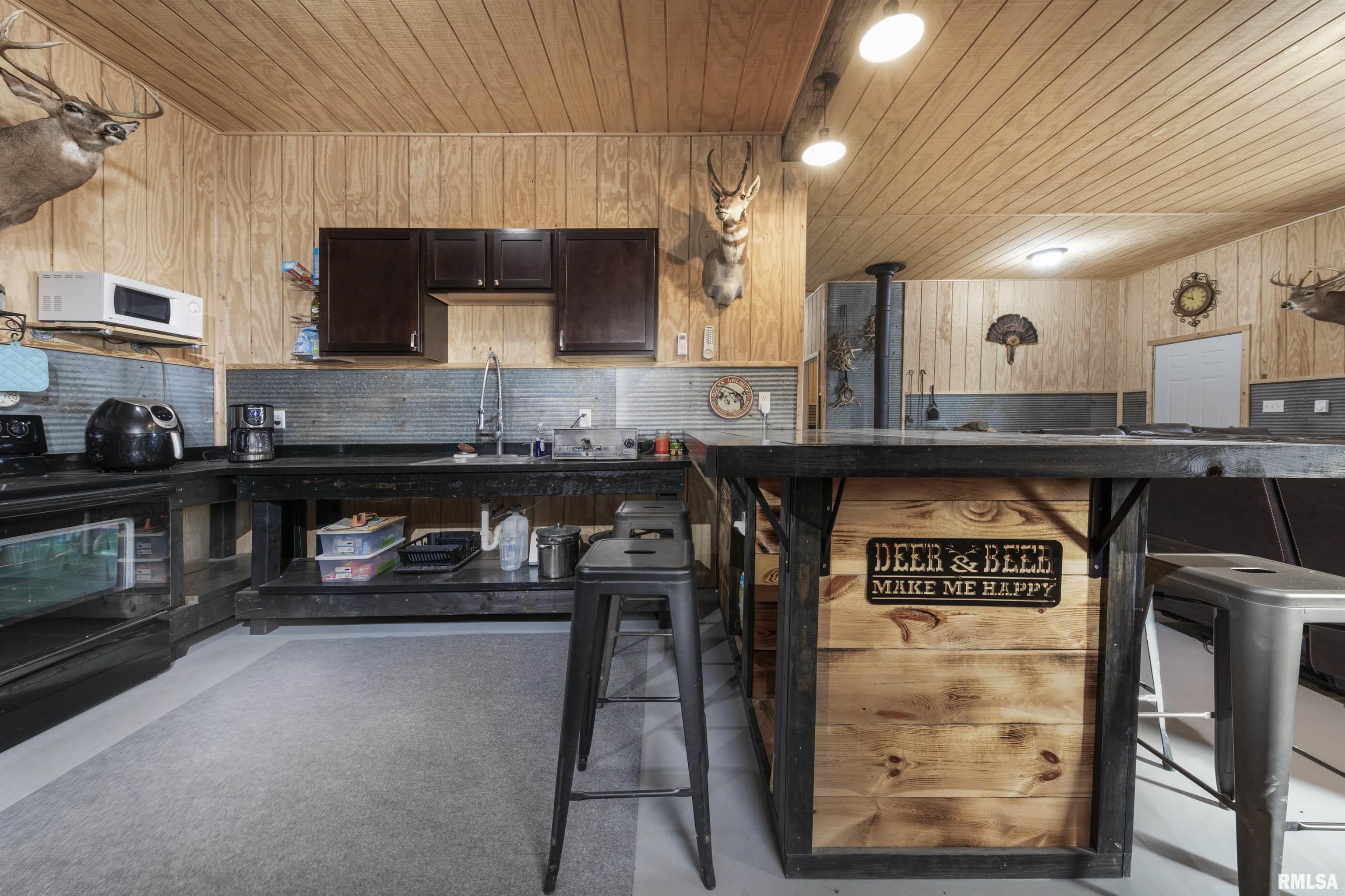 12532 Geiman Road Browning, IL 62624 - Photo 5 of 39