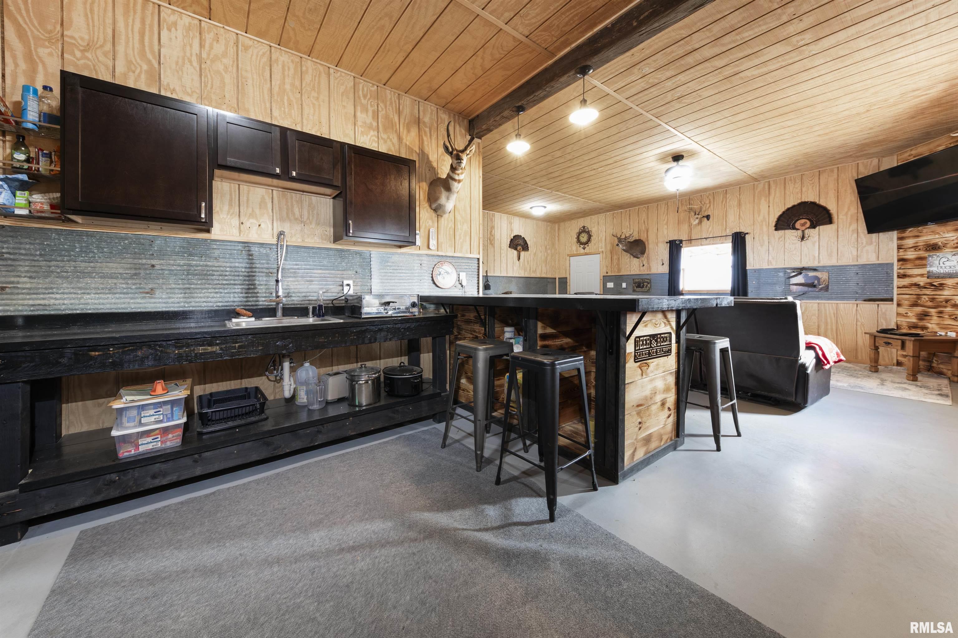 12532 Geiman Road Browning, IL 62624 - Photo 7 of 39