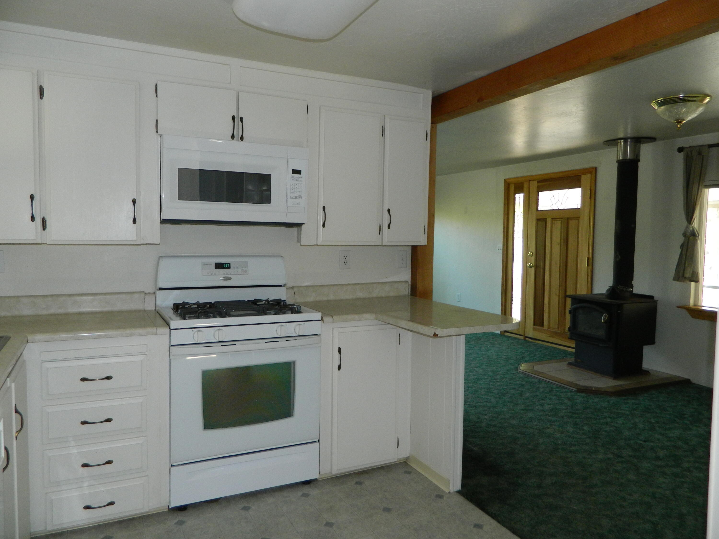 2427 Southwest Webster Road Grants Pass, OR 97526 - Photo 13 of 30 Kitchen
