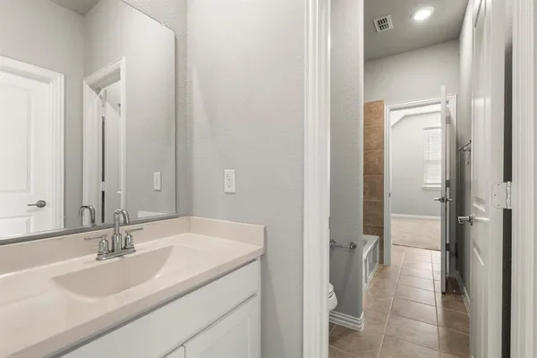 $4,000 | 2206 Christopher Lane, Euless, TX 76040