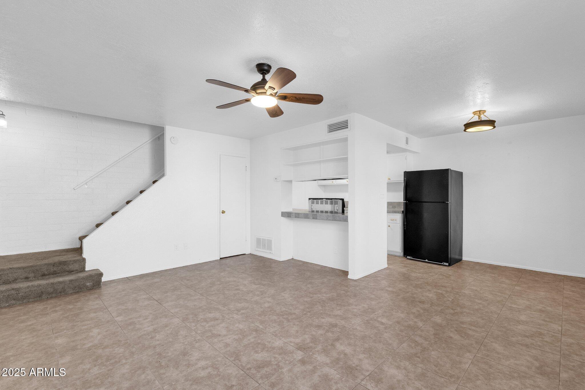 5406 West Hearn Road Glendale, AZ 85306 - Photo 12 of 32 Family Room