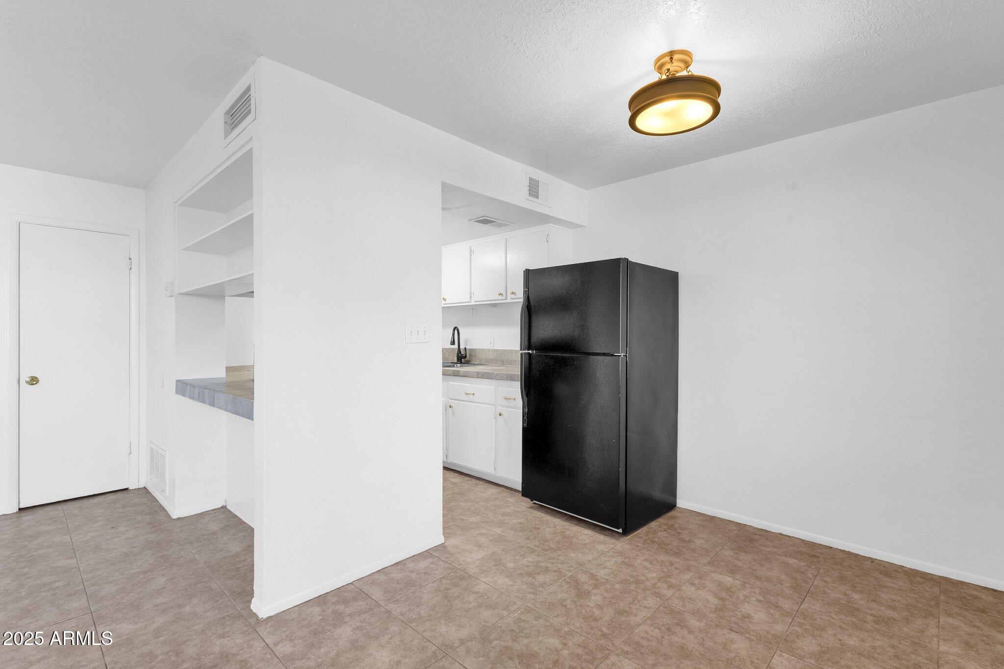 5406 West Hearn Road Glendale, AZ 85306 - Photo 20 of 32 Kitchen