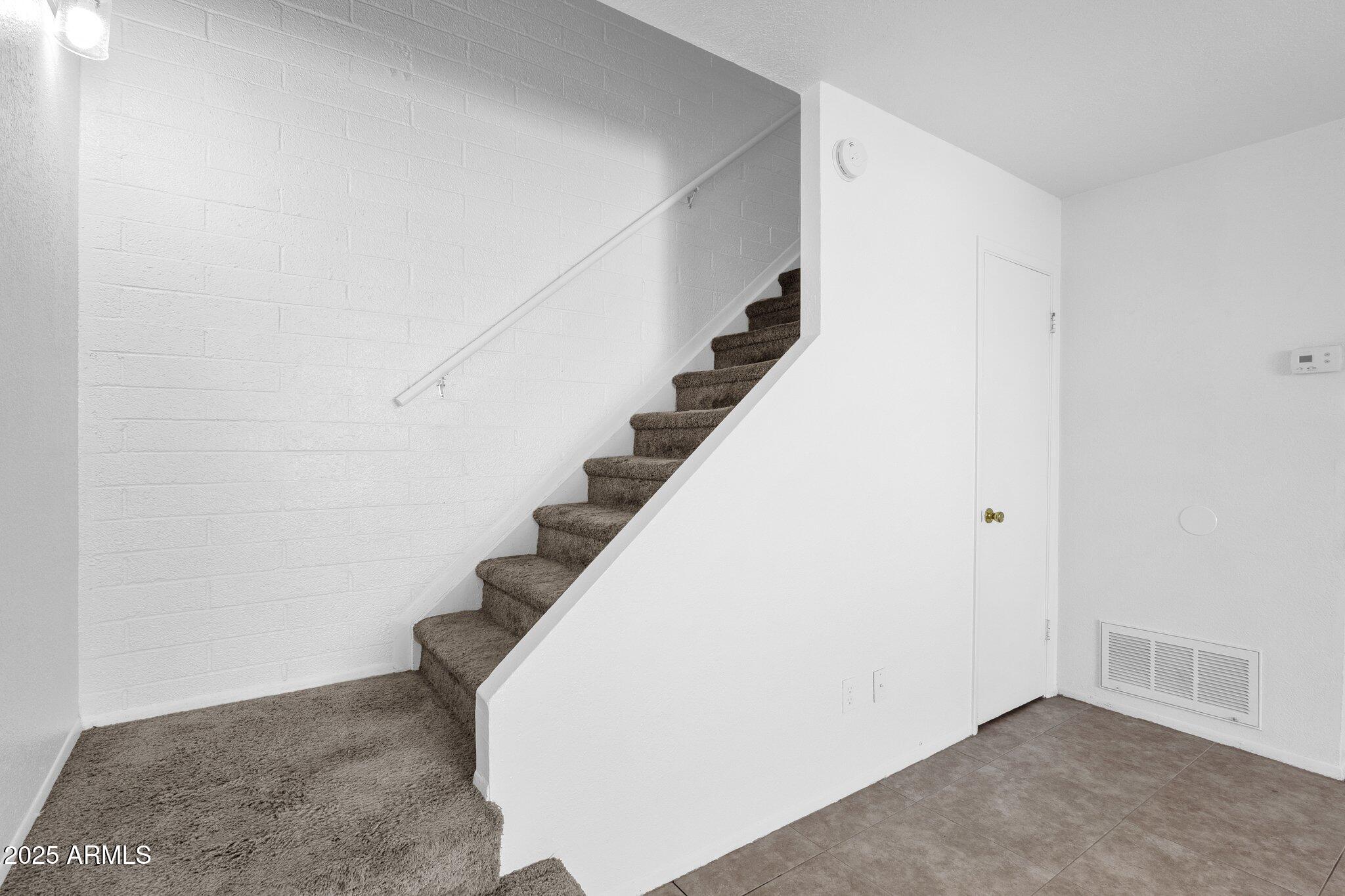 5406 West Hearn Road Glendale, AZ 85306 - Photo 21 of 32 Stairwell