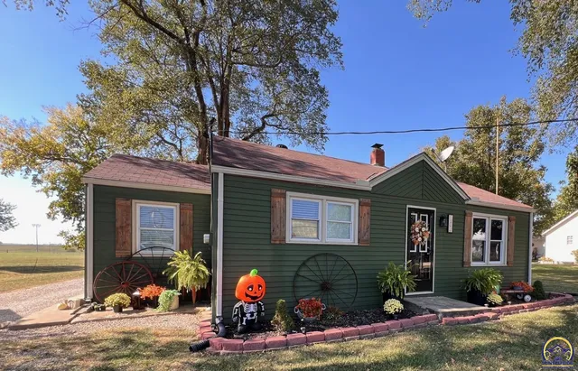 $169,000 | 104 4th Street, Unit 104 4TH ST, Winchester, KS 66097