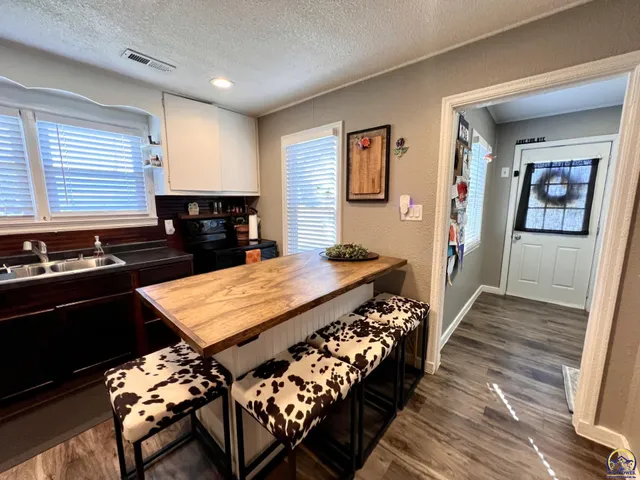 $169,000 | 104 4th Street, Unit 104 4TH ST, Winchester, KS 66097