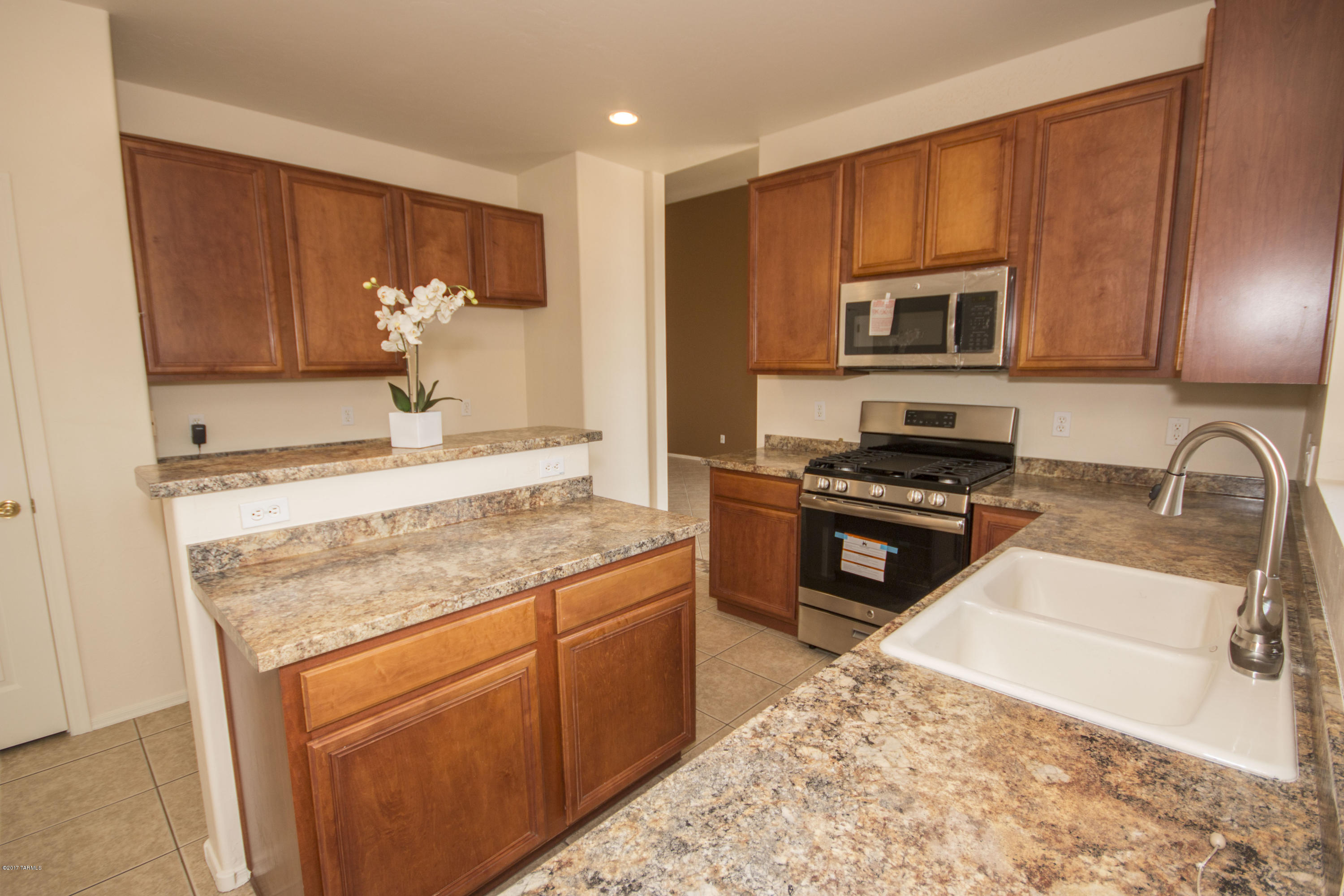 3329 North Bear Spring Trail Tucson, AZ 85745 - Photo 7 of 28