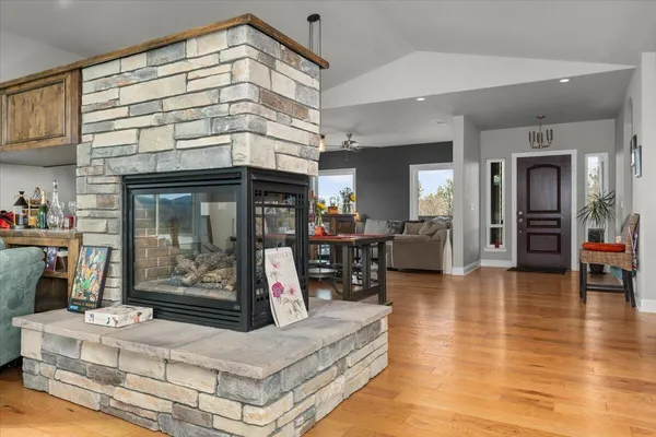 $685,000 | 15093 Sunshine Ridge, Anderson, CA 96007