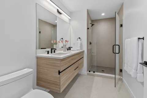 $1,300,000 | 1395 Washington Street, Unit PH605, Boston, MA 02118