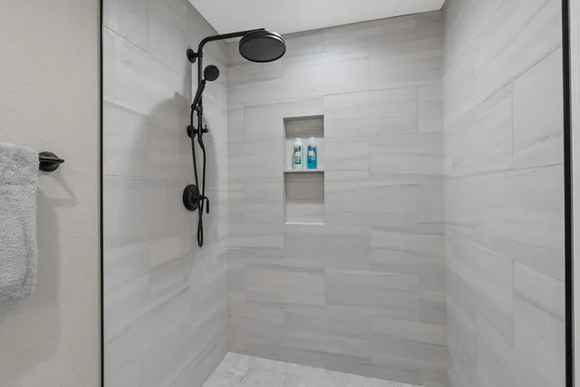 $1,100,000 | 279 Victorian Village Drive, Unit 40, Elkhart Lake, WI 53020