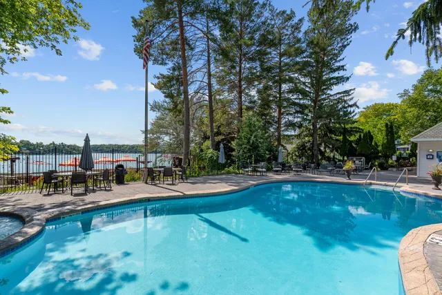 $1,100,000 | 279 Victorian Village Drive, Unit 40, Elkhart Lake, WI 53020