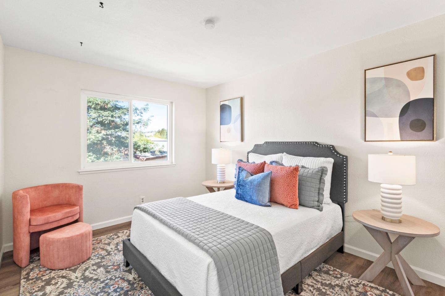 643 Foster Court, Unit 4 Hayward, CA 94544 - Photo 12 of 20 a bedroom with a bed and chair