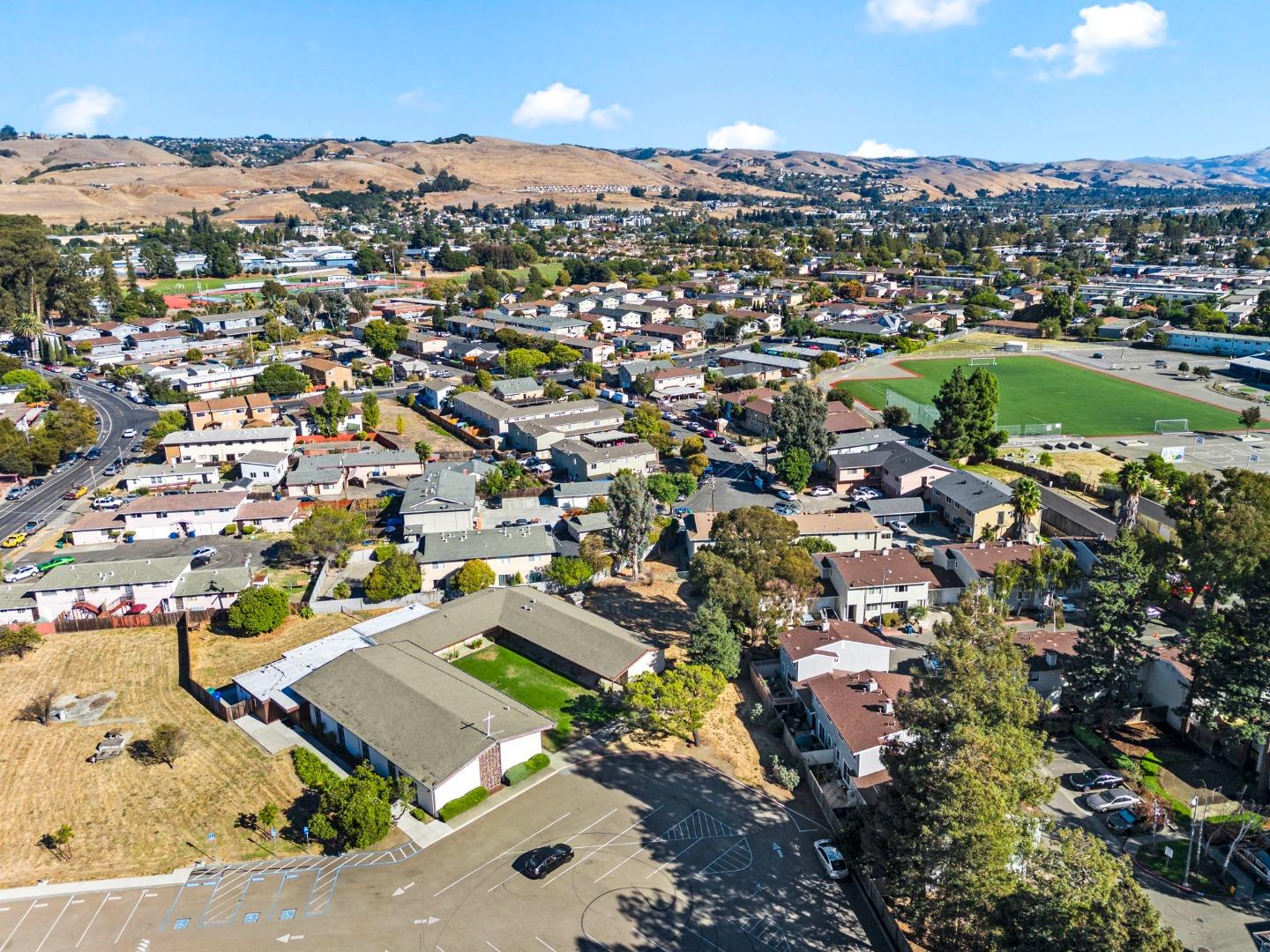 643 Foster Court, Unit 4 Hayward, CA 94544 - Photo 20 of 20 an aerial view of residential houses with outdoor space
