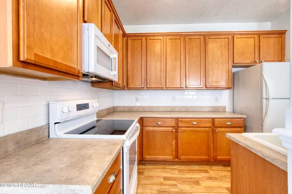 $2,250 | 637 Mount Olympus Boulevard, New Smyrna Beach, FL 32168