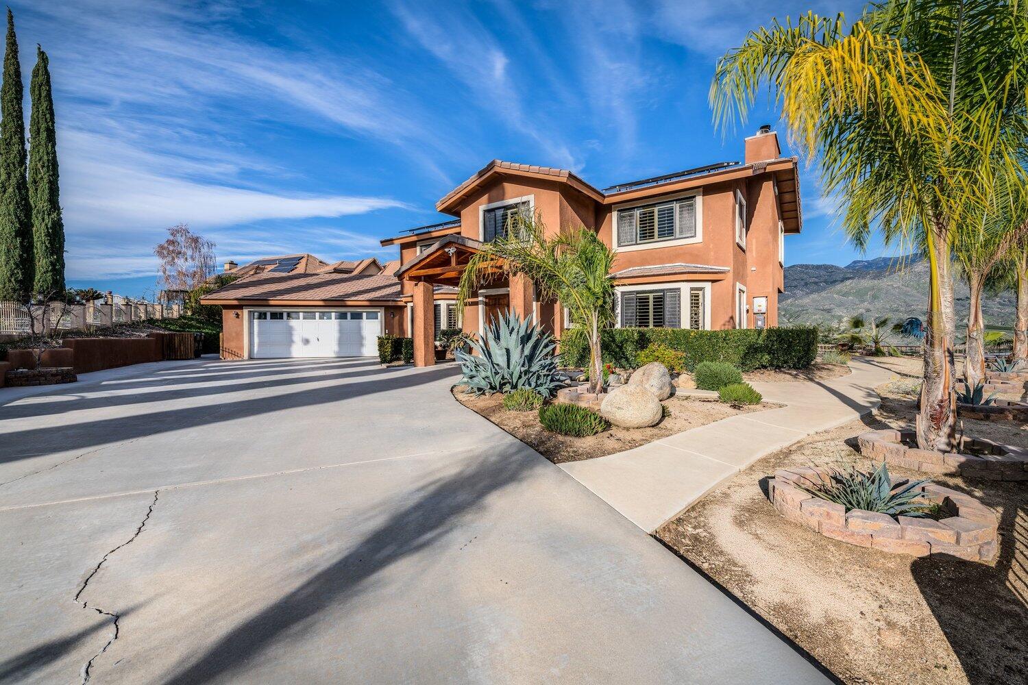 45540 Denizen Heights Road Hemet, CA 92544 - Photo 2 of 45 002_002_260114_45540_denizen_heights_roa