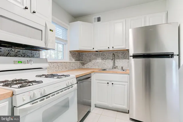 $2,400 | 121 Cabbel Drive, Manassas Park, VA 20111