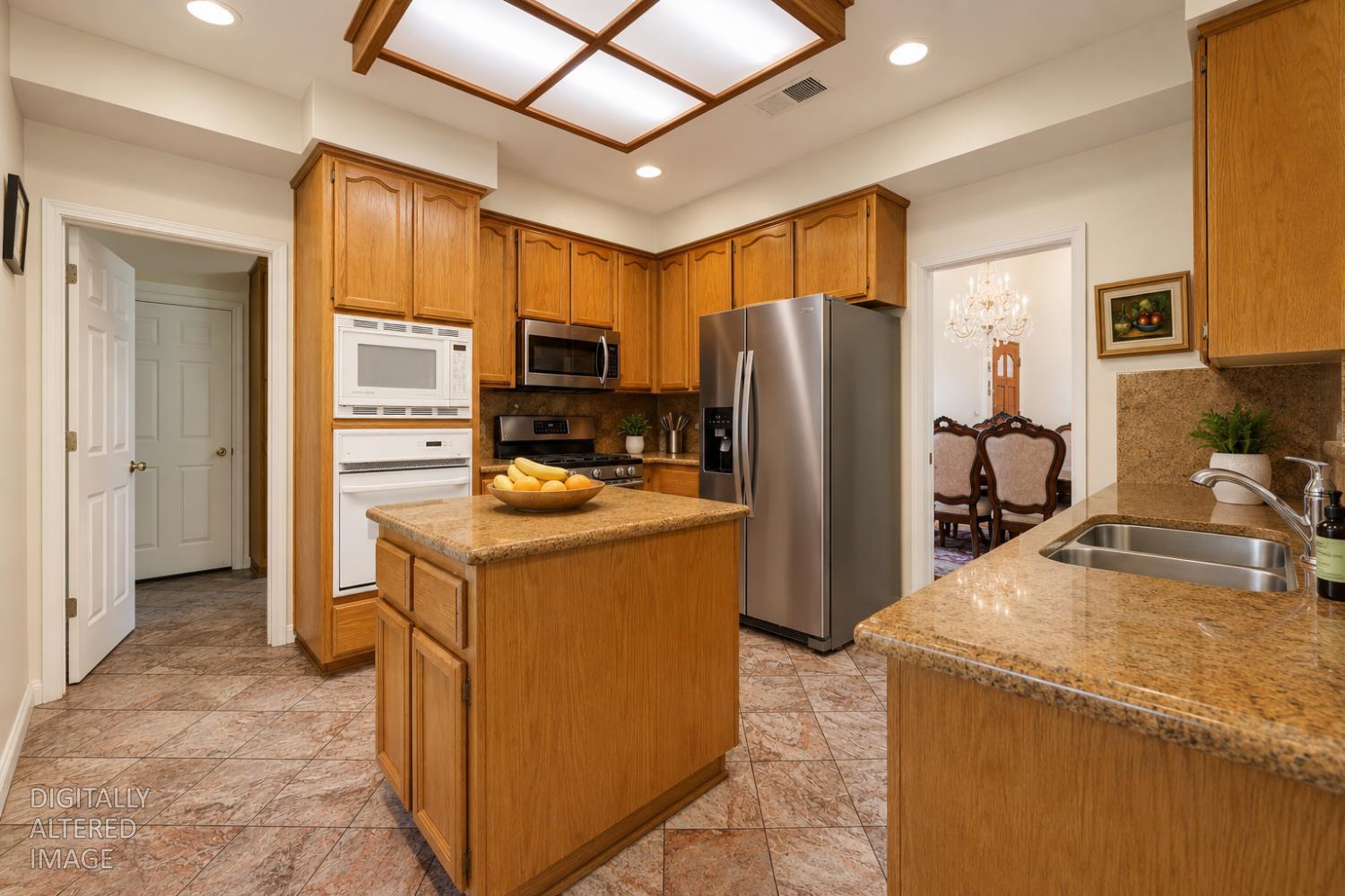 6141 Hall Lane Carmichael, CA 95608 - Photo 7 of 36
