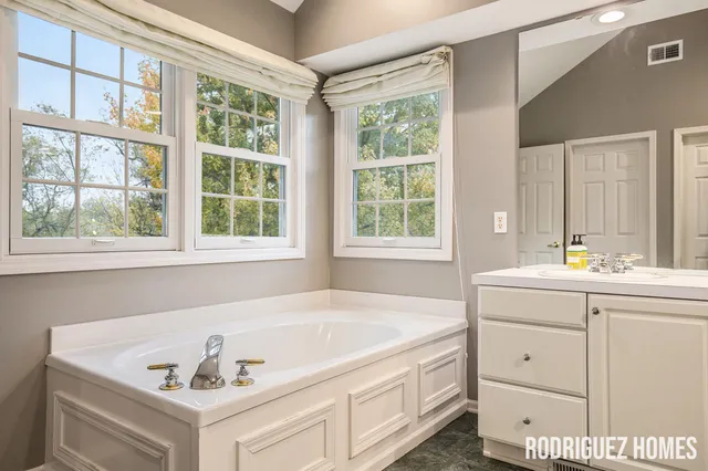 $839,900 | 3890 Clearview Street Northeast, Grand Rapids, MI 49546