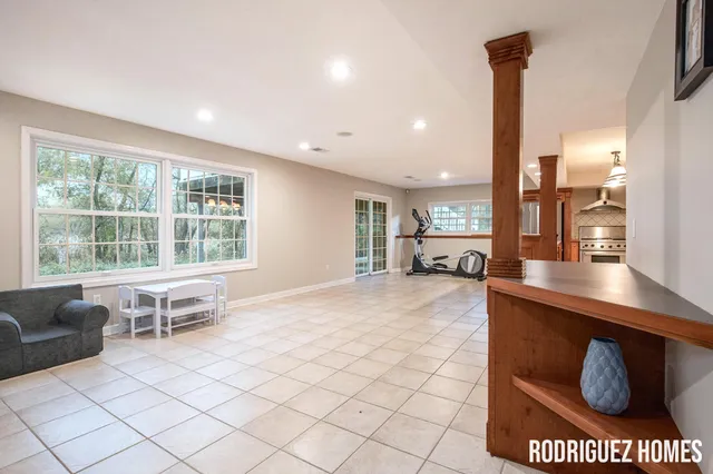 $839,900 | 3890 Clearview Street Northeast, Grand Rapids, MI 49546