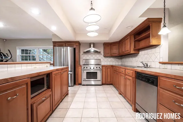 $839,900 | 3890 Clearview Street Northeast, Grand Rapids, MI 49546