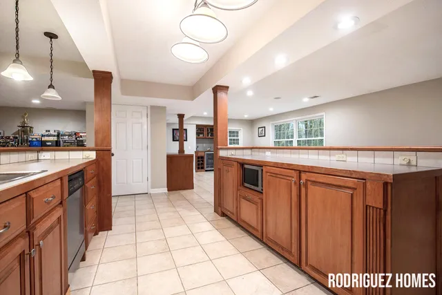 $839,900 | 3890 Clearview Street Northeast, Grand Rapids, MI 49546