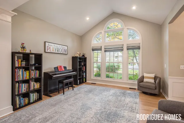 $839,900 | 3890 Clearview Street Northeast, Grand Rapids, MI 49546